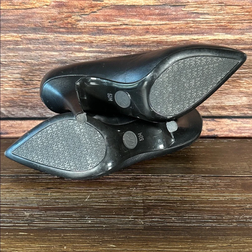 Michael Kors Classic Black 3 inch Heels!